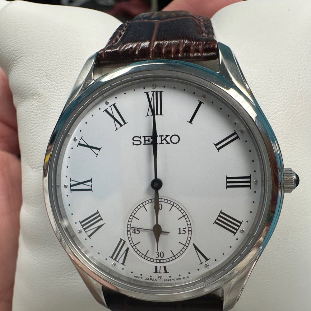 WHITE- SEIKO SRK049P1,Men's Quartz,Stainless Case,Sapphire Crystal